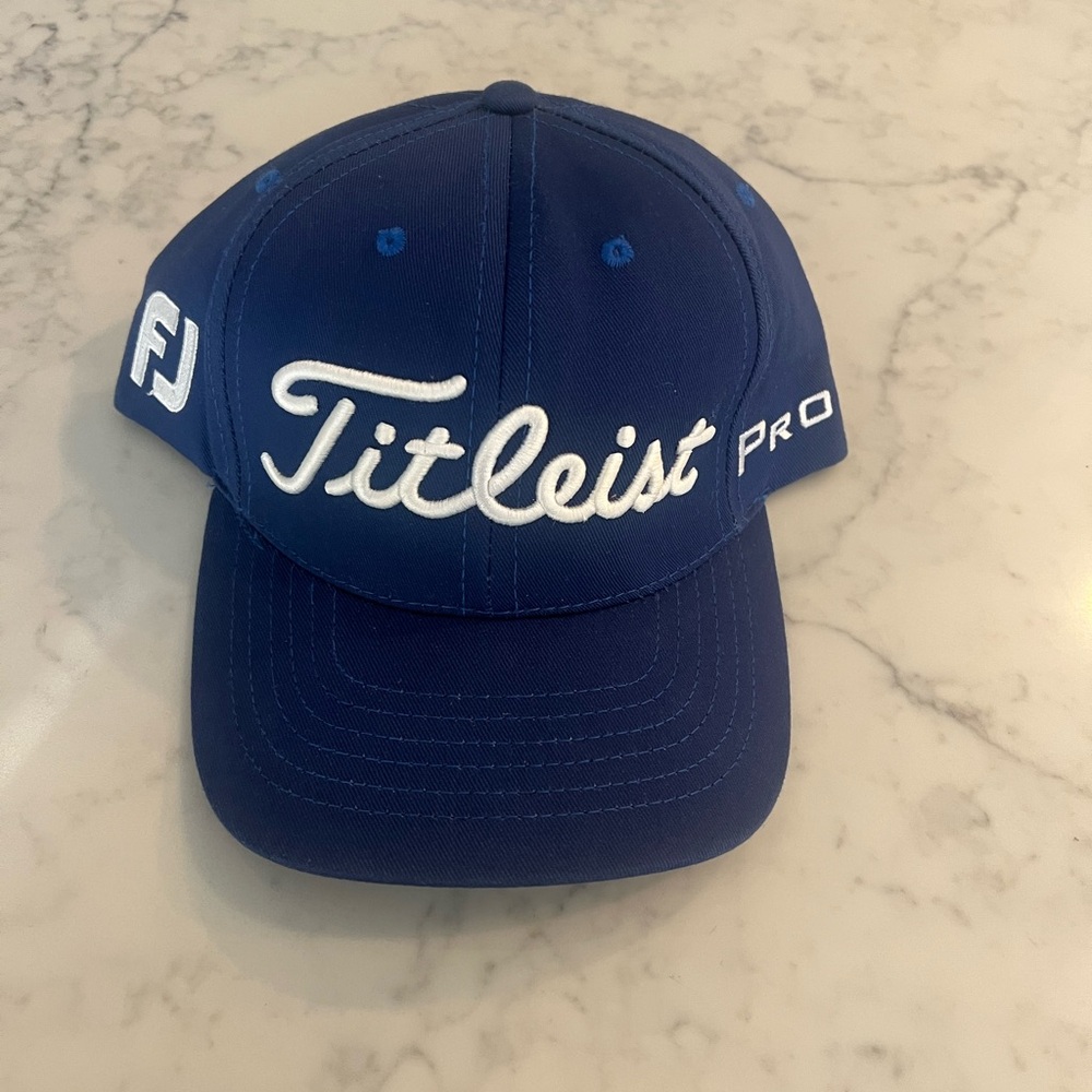 Titleist PRO V1 Golf Hat Cap Strapback Adjustable Blue Embroidered EUC